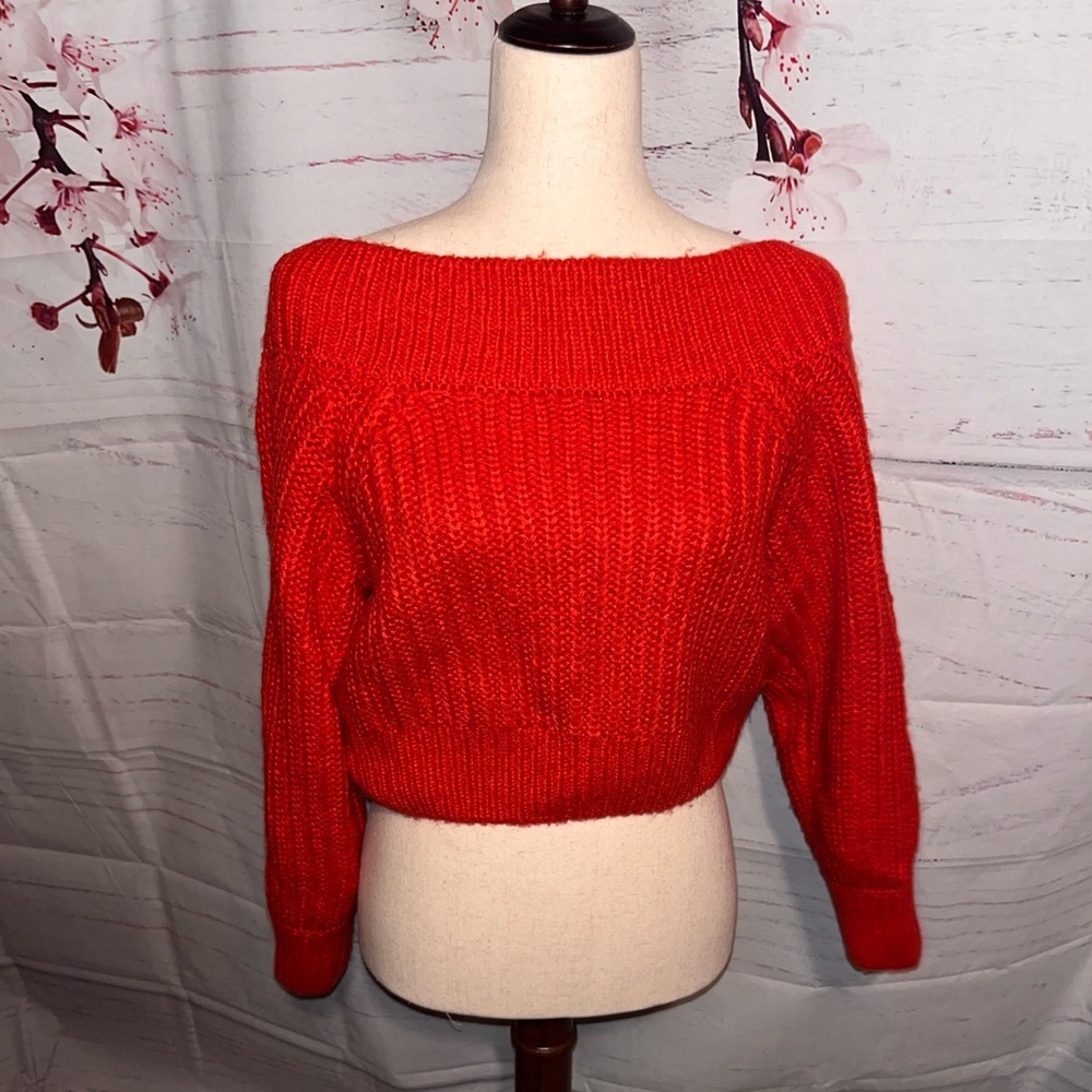Divided crop top